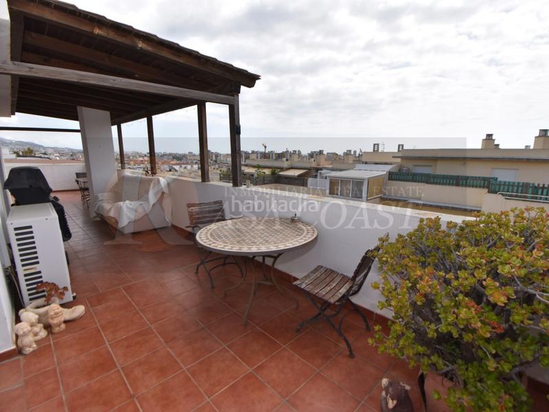 Foto e2678cfe-0ca8-436d-9cc3-f9f27a621ec9. Attico con parcheggio piscina in Los Ríos Mijas