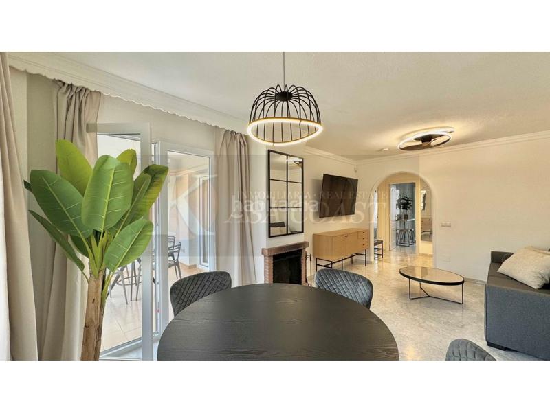 Foto 1cd40ec8-6f6a-4256-95d4-f40d9f8cd269. Etagenwohnung mit parking pool in Torreblanca del Sol Fuengirola