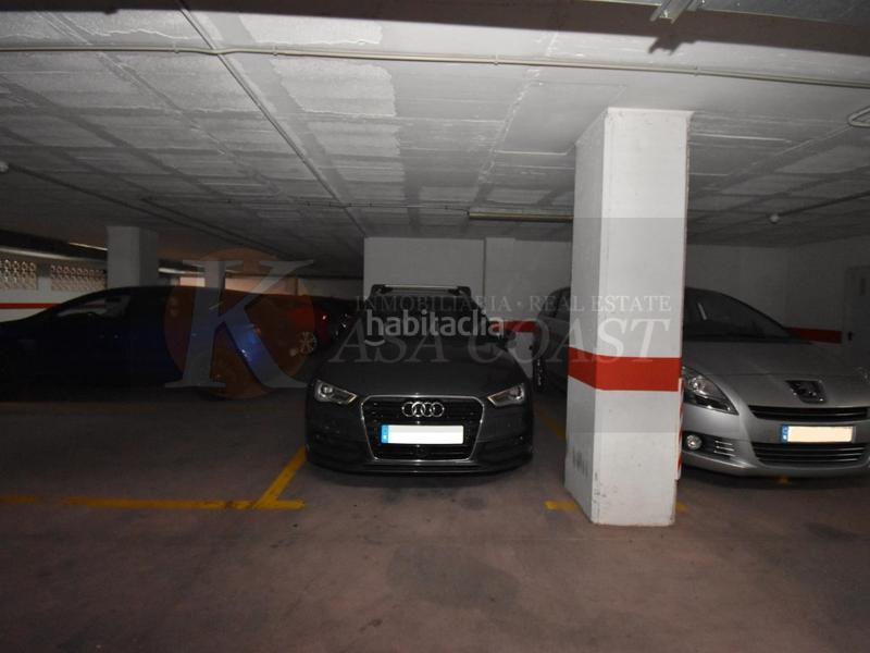 Foto 0f1886a2-f5fa-4682-972e-d55d2087d63f. Aparcament cotxe a Los Boliches Fuengirola