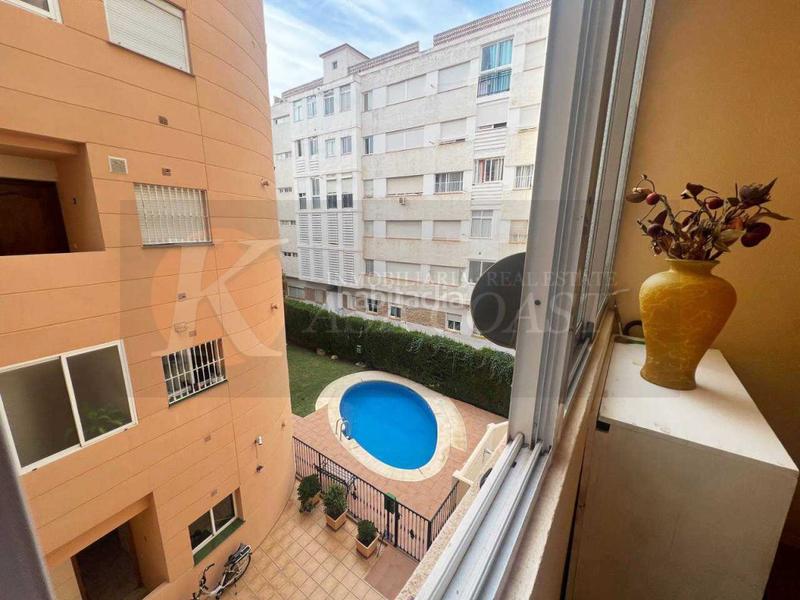 Foto 3ad42017-204a-4fcc-9aa5-35ae96b3764a. Piso  amplio en zona céntrica a un paso de la playa. en Fuengirola