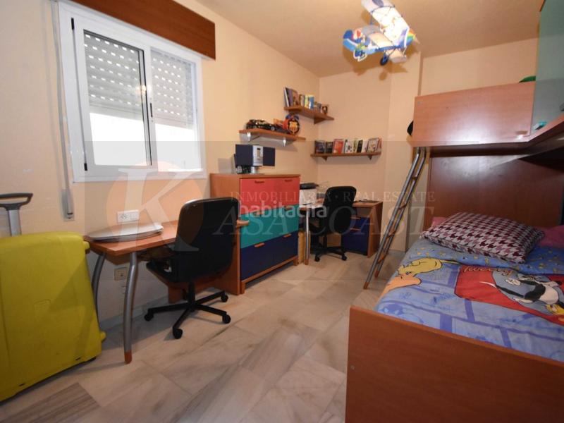 Foto 3b363593-9159-44b7-8347-13de3f3afe3a. Piso  amplio en zona céntrica a un paso de la playa. en Fuengirola