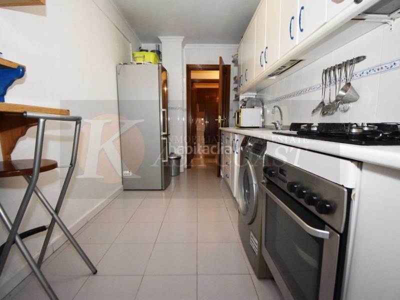 Foto 5d846740-d844-47df-bfa0-41886e496999. Piso  amplio en zona céntrica a un paso de la playa. en Fuengirola