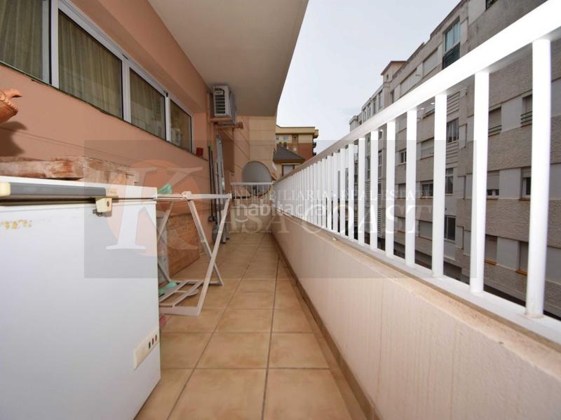 Foto e6c9bf59-9d83-44ba-8f47-c29375935283. Piso  amplio en zona céntrica a un paso de la playa. en Fuengirola