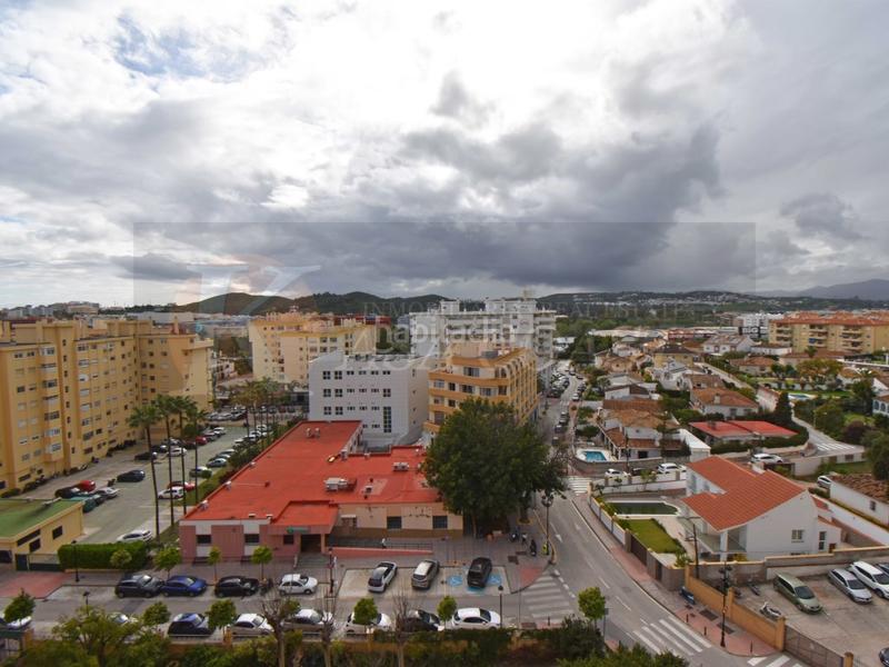 Foto 0935e5a8-2d57-4e1a-a407-a3fd4f60aabb. Piso amplio piso en venta en zona sohail, urbanización con piscina y parking. en Fuengirola