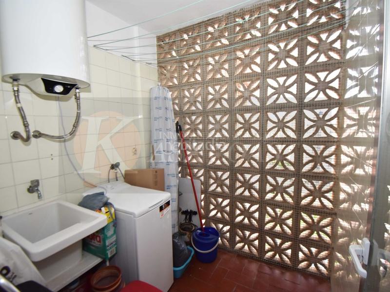 Foto e4dc8283-4fdc-4d45-b1cf-5f00234c06ca. Piso amplio piso en venta en zona sohail, urbanización con piscina y parking. en Fuengirola