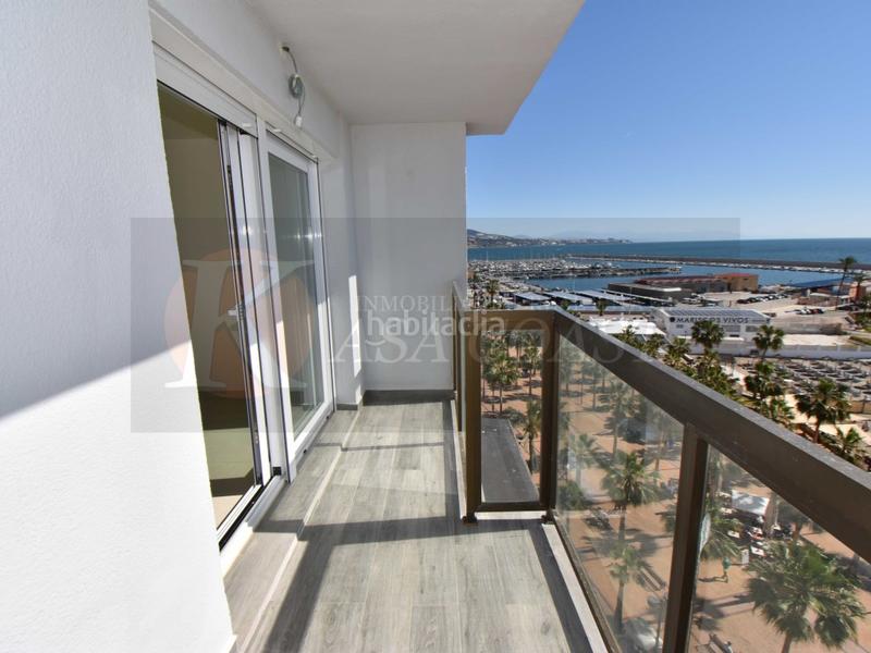 Foto 12018c6b-0014-47bd-a700-cd06feadb8ce. Piso tu hogar en 1 línea de playa centro con vistas al mar y al Puerto Deportivo en Fuengirola