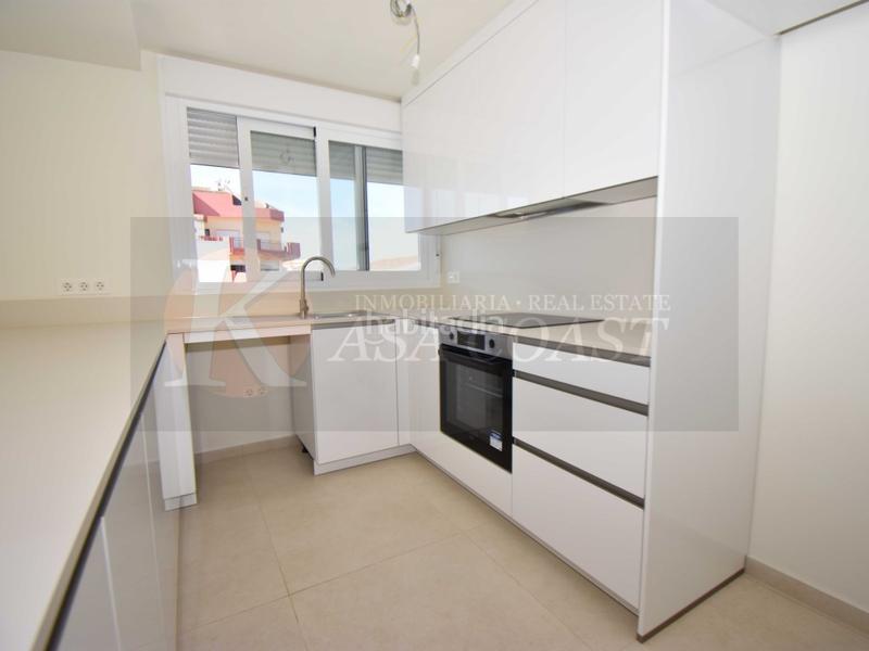 Foto e9430501-6257-43a8-b9a5-7938e74bb6e4. Piso tu hogar en 1 línea de playa centro con vistas al mar y al Puerto Deportivo en Fuengirola
