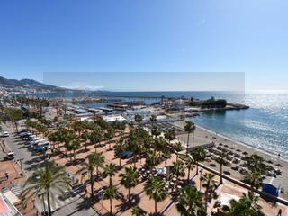 Pis a Puerto Deportivo. Tu hogar en 1 línea de playa en fuengirola centro  con vistas al