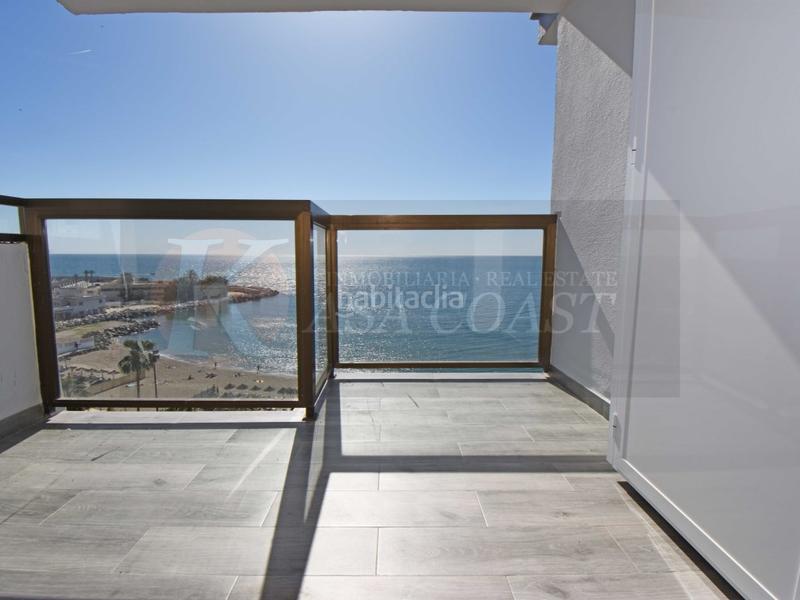 Foto 195d9892-a7cc-4a3a-8ca5-a1e481b011ec. Piso tu hogar en 1 línea de playa centro con vistas al mar y al Puerto Deportivo en Fuengirola