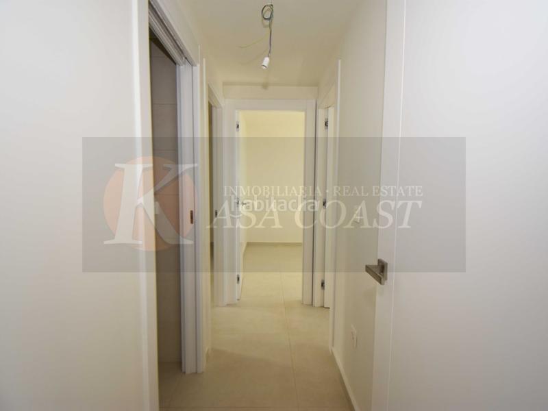 Foto 21d891d1-bd12-4345-8175-e99001283e01. Piso tu hogar en 1 línea de playa centro con vistas al mar y al Puerto Deportivo en Fuengirola
