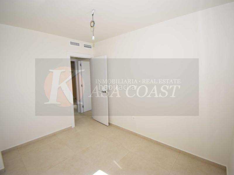 Foto 30cf26f7-f490-4af7-8f6b-cf768a565307. Piso tu hogar en 1 línea de playa centro con vistas al mar y al Puerto Deportivo en Fuengirola