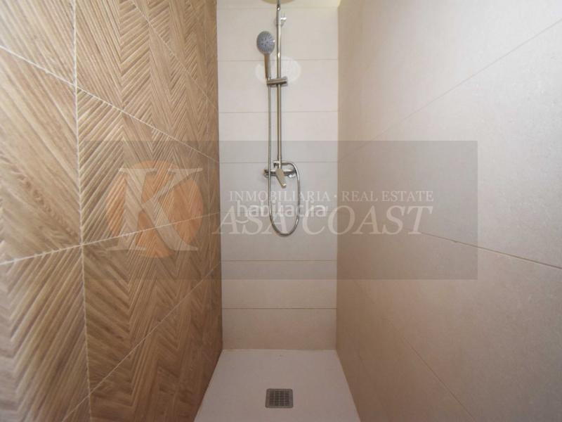 Foto 43e6559f-8884-442c-88ff-86432f35f049. Piso tu hogar en 1 línea de playa centro con vistas al mar y al Puerto Deportivo en Fuengirola