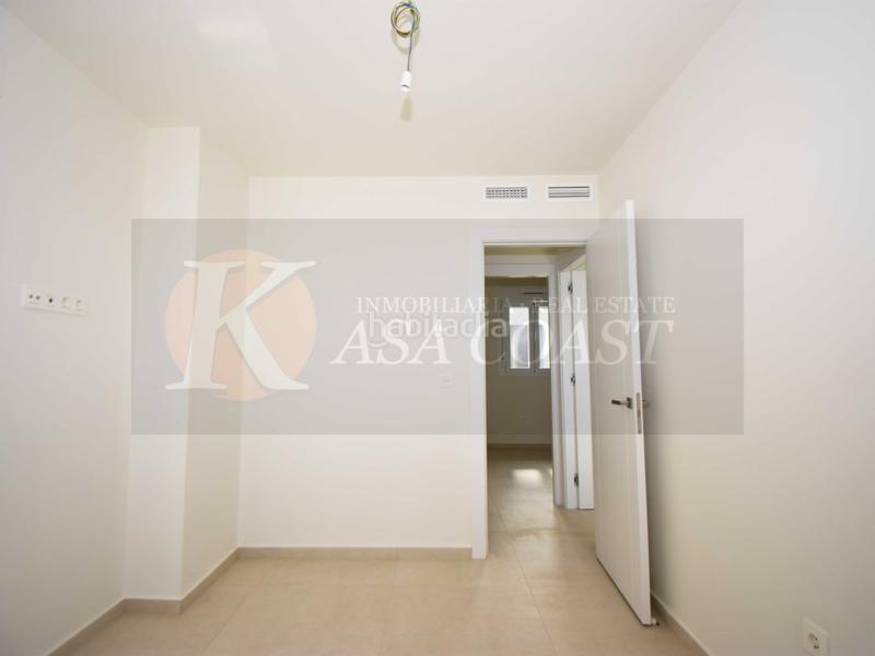Foto 7b0b7c12-84a5-4590-b94b-4cab4ba73887. Piso tu hogar en 1 línea de playa centro con vistas al mar y al Puerto Deportivo en Fuengirola