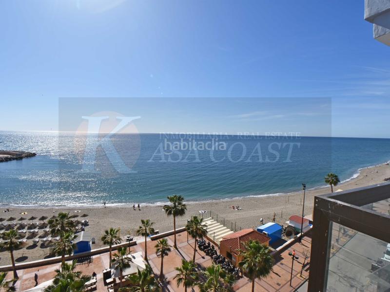 Foto f27d90fe-b2ef-4aa1-9b0b-25c9f206cc81. Piso tu hogar en 1 línea de playa centro con vistas al mar y al Puerto Deportivo en Fuengirola