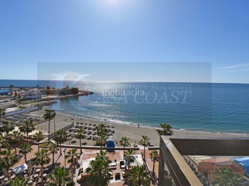Foto f54cafb3-9f0f-4865-b3af-e2018c77298b. Piso tu hogar en 1 línea de playa centro con vistas al mar y al Puerto Deportivo en Fuengirola