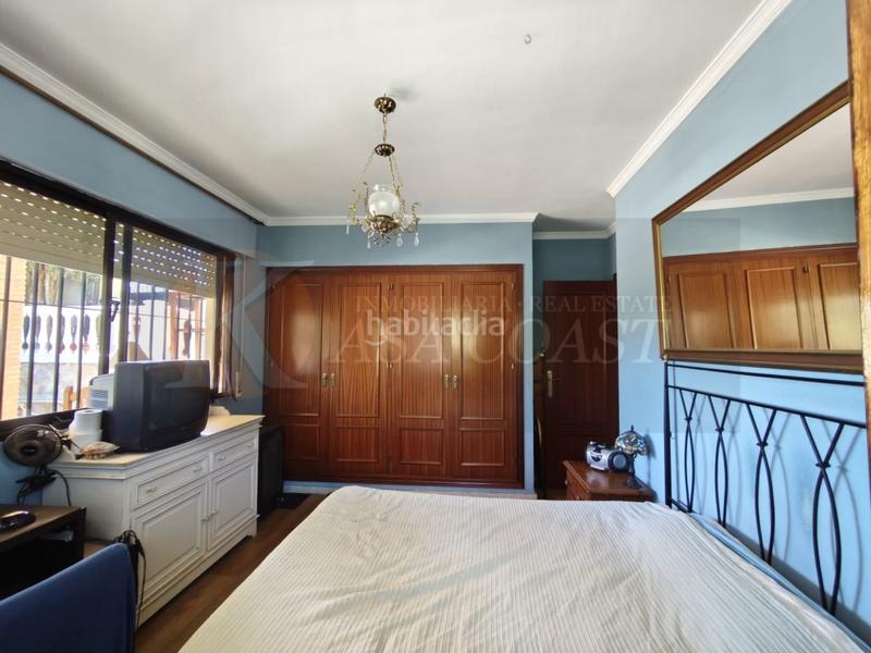 Foto 4b9179b1-5a4a-4ba2-ba47-43e5f11a6c54. Casa chalet independiente con piscina en torreblanca, en Fuengirola
