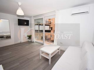 Piso en Puerto Deportivo. Piso renovado con vistas al mar en 2 línea de playa  pleno centr