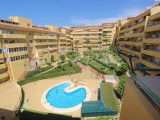 Appartement à Los Pacos. Piso en venta en los pacos, fuengirola  urbanización con jardín