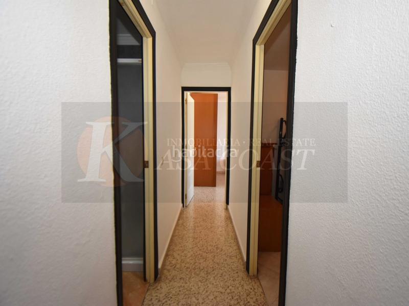 Foto 5e290221-c52f-4d23-a2a8-b334e8329be4. Piso fantástico piso con terraza y vistas abiertas en las lagunas, costa en Mijas