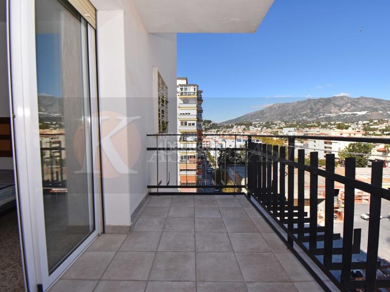 Foto fd9669a9-73d8-4e14-a63b-ae3c4f42009c. Piso fantástico piso con terraza y vistas abiertas en las lagunas, costa en Mijas