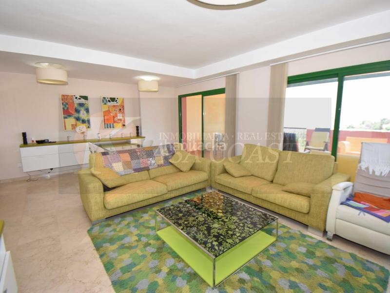 Foto 103e3c55-db30-4874-a2cb-59d7c5660233. Dúplex  en esquina con excelentes vistas en torreblanca, en Fuengirola