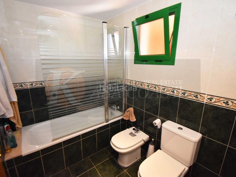 Foto 42c1db7b-3884-4d5b-90f0-883542075a13. Dúplex  en esquina con excelentes vistas en torreblanca, en Fuengirola