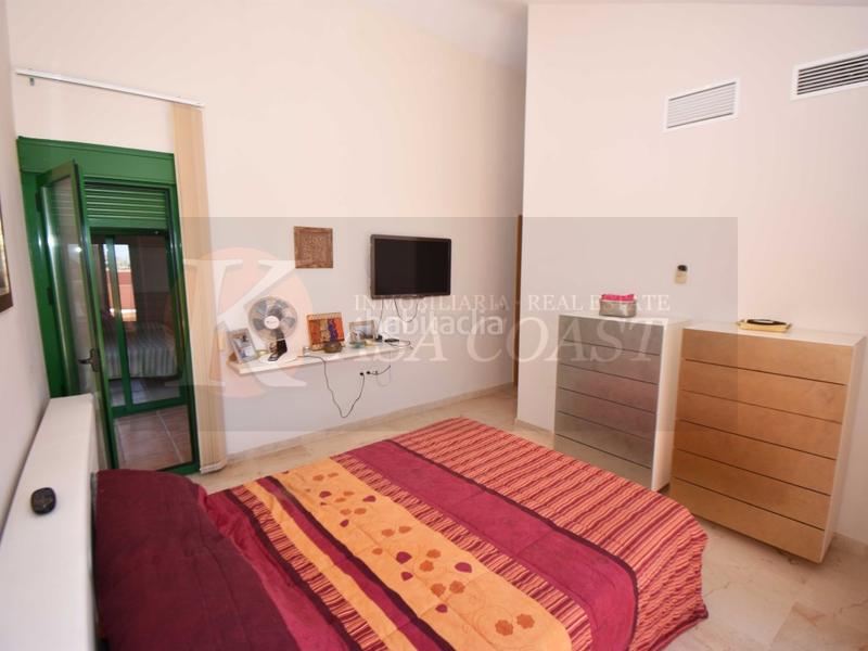 Foto 4cf94db2-ace2-4ddb-b3ff-7c77ddb744b3. Dúplex  en esquina con excelentes vistas en torreblanca, en Fuengirola