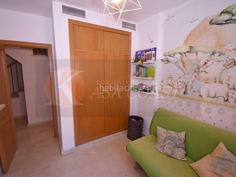 Foto 69bbda7b-d882-46cd-93b0-8bbe5ac0b612. Dúplex  en esquina con excelentes vistas en torreblanca, en Fuengirola