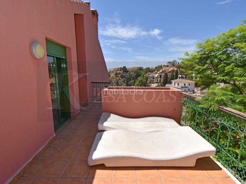Foto 802e9dc8-214d-4eb5-aa87-fb387e832e5c. Dúplex  en esquina con excelentes vistas en torreblanca, en Fuengirola