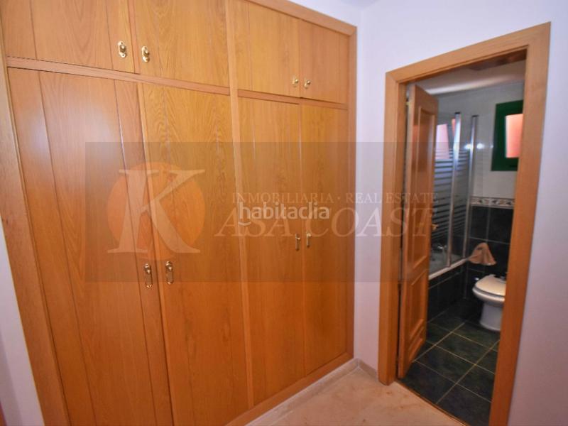 Foto 8feb11b5-d86a-4ae6-8e50-a3f91fcfe4ec. Dúplex  en esquina con excelentes vistas en torreblanca, en Fuengirola