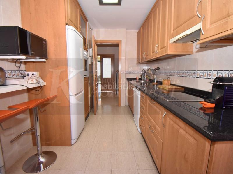 Foto 9625fe59-a5e6-4e7f-a970-03aa2f93313e. Dúplex  en esquina con excelentes vistas en torreblanca, en Fuengirola