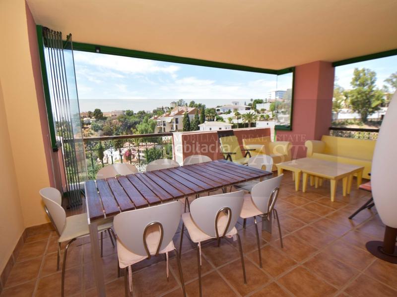 Foto 99026b1f-97e6-4b33-890d-2ca1aab143c9. Dúplex  en esquina con excelentes vistas en torreblanca, en Fuengirola