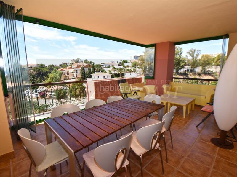 Foto db85a155-cf51-4480-a126-40215562a3b8. Dúplex  en esquina con excelentes vistas en torreblanca, en Fuengirola