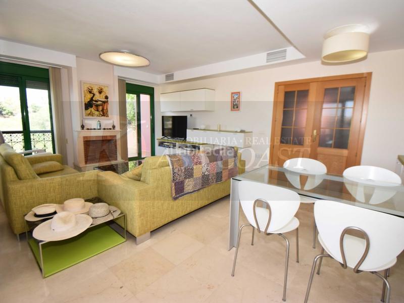 Foto e3408746-f34a-4e19-bee8-2e5f2255e299. Dúplex  en esquina con excelentes vistas en torreblanca, en Fuengirola