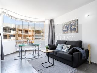 Estudio en Puerto Deportivo. Estudio reformado con dormitorio y vistas al mar  1 línea de pla