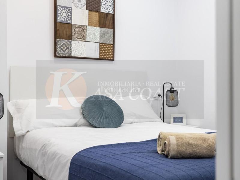 Foto 042e94f6-4226-4575-ad9c-ab3b9dea723b. Estudio  reformado con dormitorio y vistas al mar 1 línea de playa, en Fuengirola