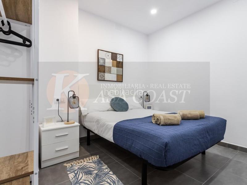 Foto 18e63db8-abdf-40e4-8fa7-6b32d778c991. Estudio  reformado con dormitorio y vistas al mar 1 línea de playa, en Fuengirola