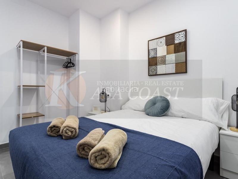 Foto 59981135-e536-4362-b1c5-50a32f46204d. Estudio  reformado con dormitorio y vistas al mar 1 línea de playa, en Fuengirola
