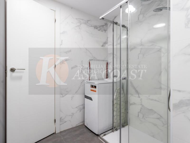 Foto c0b9f0b9-0212-4cdf-894e-6485e69a49bd. Estudio  reformado con dormitorio y vistas al mar 1 línea de playa, en Fuengirola