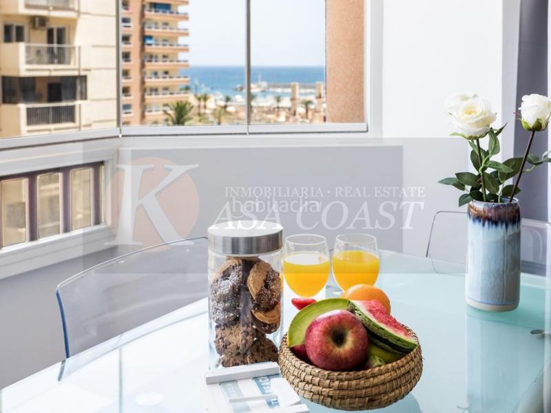 Foto cc08751e-3de7-4ca0-a632-32245729b43b. Estudio  reformado con dormitorio y vistas al mar 1 línea de playa, en Fuengirola