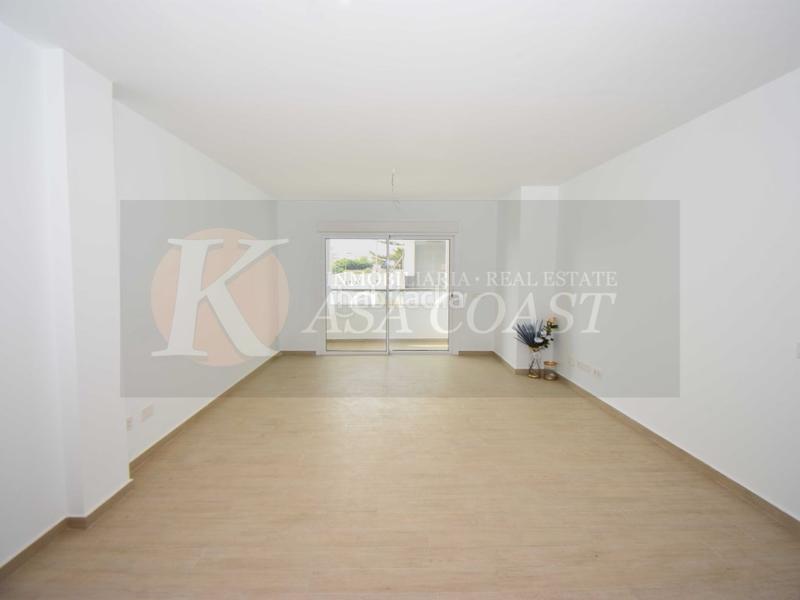 Foto 0bb8210d-35fd-4f49-9848-92ba4a190649. Piso  en venta en la calerita, con garaje opcional en Fuengirola