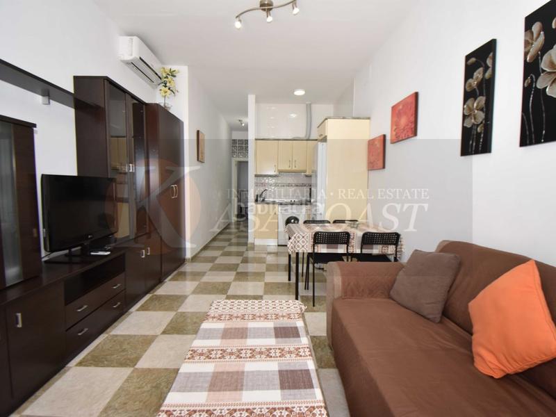 Foto 60ca575d-14e7-492b-8e04-982bea325c62. Piso  en primera línea de playa en el centro con licencia turística! en Fuengirola