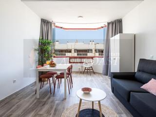 Studio à Puerto Deportivo. Estudio reformado con vistas al mar en primera línea de playa  f