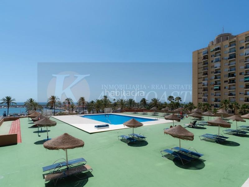 Foto 8d5d57db-ed4d-4fe4-853a-c4a952218147. Estudio  reformado con vistas al mar en primera línea de playa centro en Fuengirola
