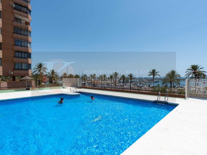 Foto a58736ff-8fd1-4071-ad49-82df1db207cc. Estudi amb piscina a Puerto Deportivo Fuengirola