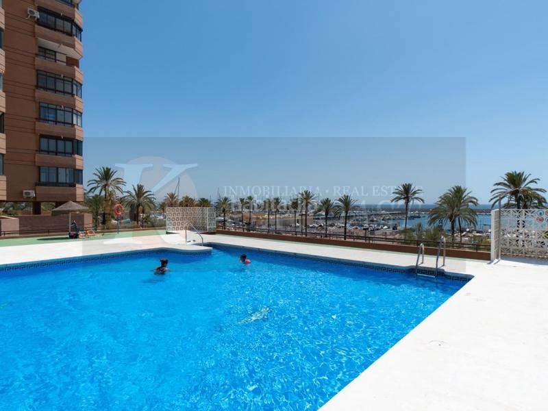 Foto b0b55ff6-5edb-4c1d-ba7c-49c81b673010. Estudio  reformado con vistas al mar en primera línea de playa centro en Fuengirola