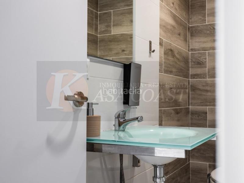 Foto e0bd442d-8958-42ae-9c9f-3561a5e0de5c. Estudio  reformado con vistas al mar en primera línea de playa centro en Fuengirola