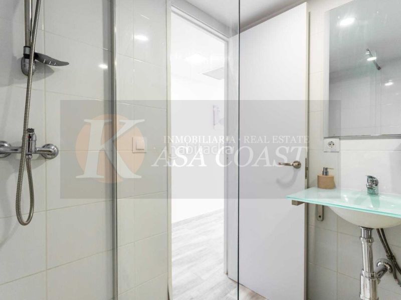 Foto f2357f80-c5d1-463c-b402-d2d8dd48c079. Estudi amb piscina a Puerto Deportivo Fuengirola
