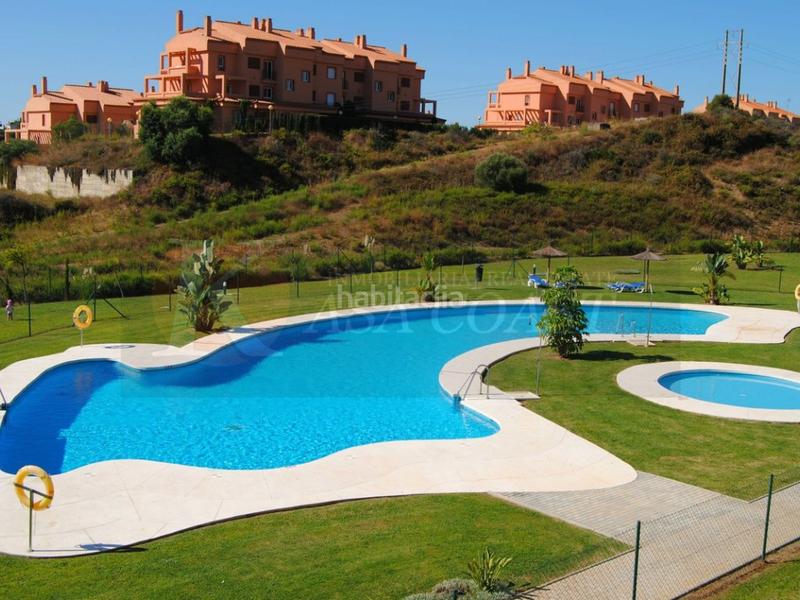Foto b81dd522-69b8-4c48-92d7-f9b8cedfbf87. Ático  con vistas al mar y gran terraza en el faro, costa. en Mijas