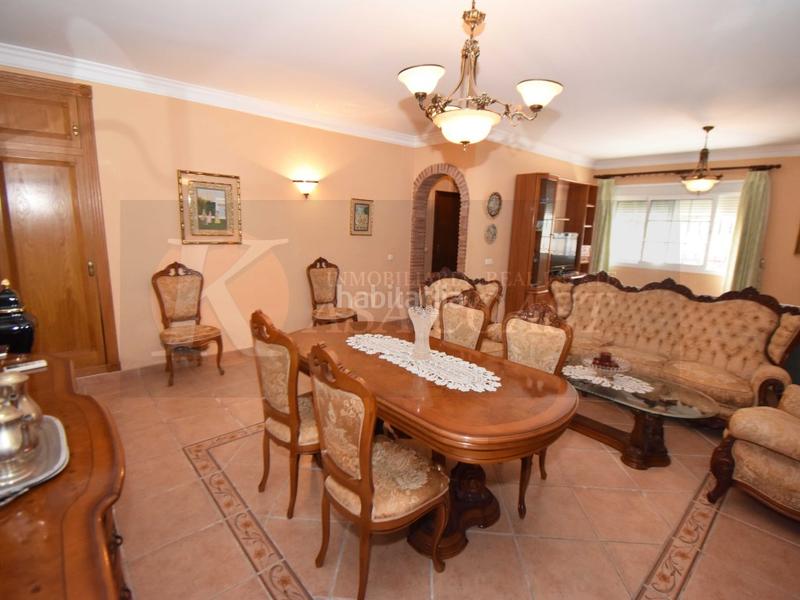 Foto 42e3d174-e45d-401f-803c-3d348cf6de0b. Piso amplio piso en venta en zona céntrica con patio de 30 m2 en Fuengirola